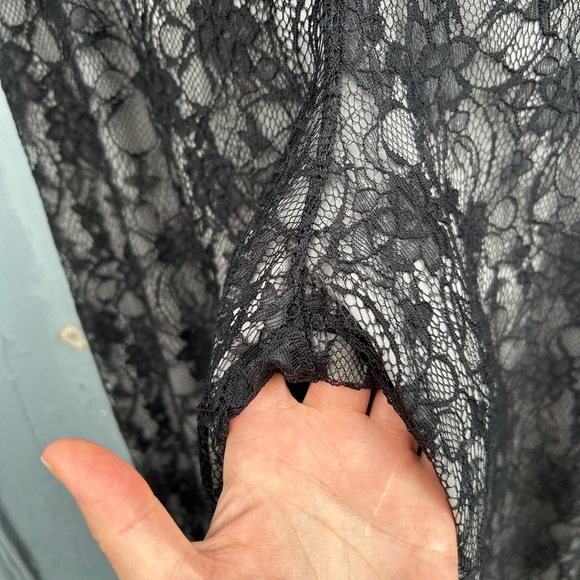 Alice & Olivia Black Lace wide leg trousers, size 0 - Picture 5 of 9